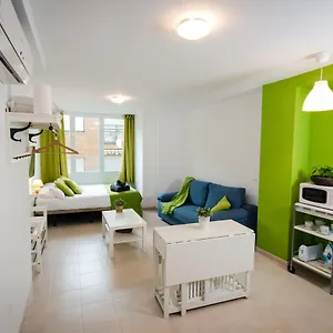 holidays2malaga-studios-juan-de-mena.hotelsinnerja.org/